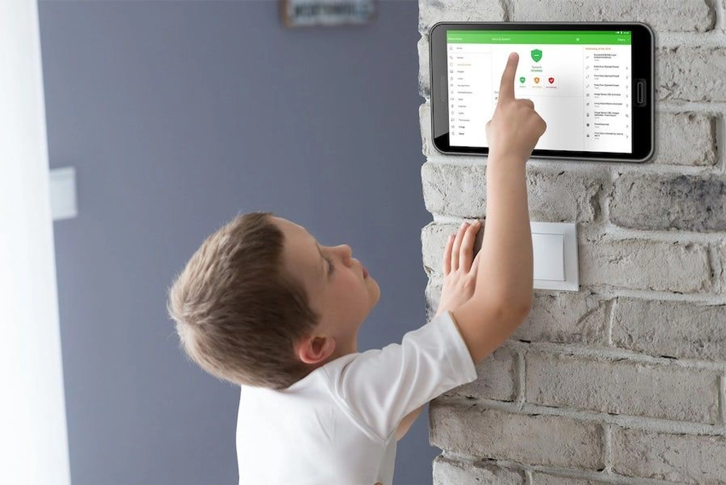 Monitored House Alarm v Self Monitored House Alarm